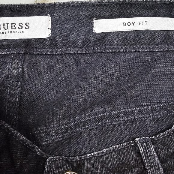 Guess Black Cuffed Distressed Boy Fit Jean Shorts Size 25 Mid Rise - Picture 3 of 7